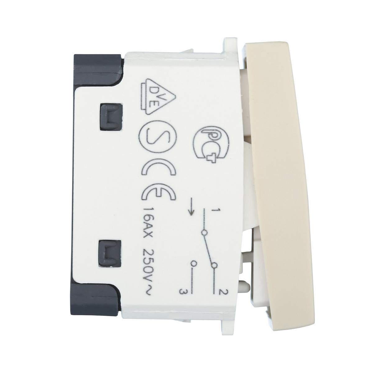 фото переключатель lk studio с двух мест 45х45мм (схема 6) 16 a, 250 b (бежевый) lk45 850801-1 | 220svet.ru