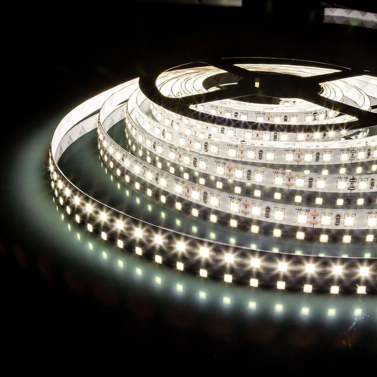 фото светодиодная влагозащищенная лента elektrostandard 9,6w/m 120led/m 2835smd дневной белый 5m a052850 | 220svet.ru