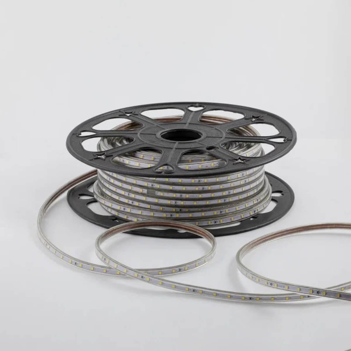 фото влагозащищенная лента ogm 5w/m 60led/m 2835smd теплый белый 50m o17-01 | 220svet.ru